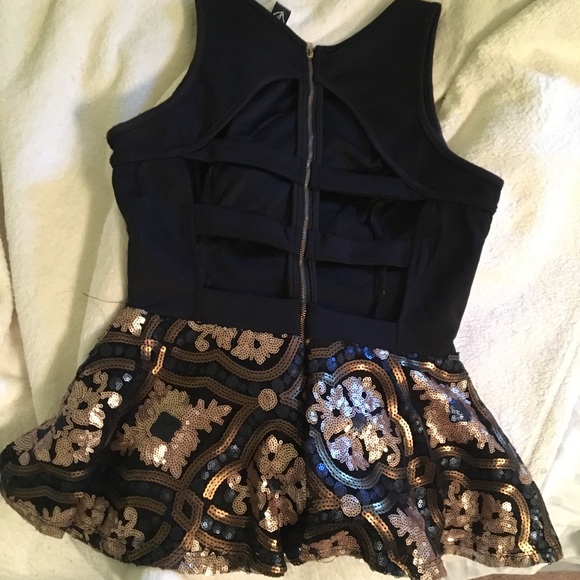 Sequin zip up peplum tank - Picture 3 of 3